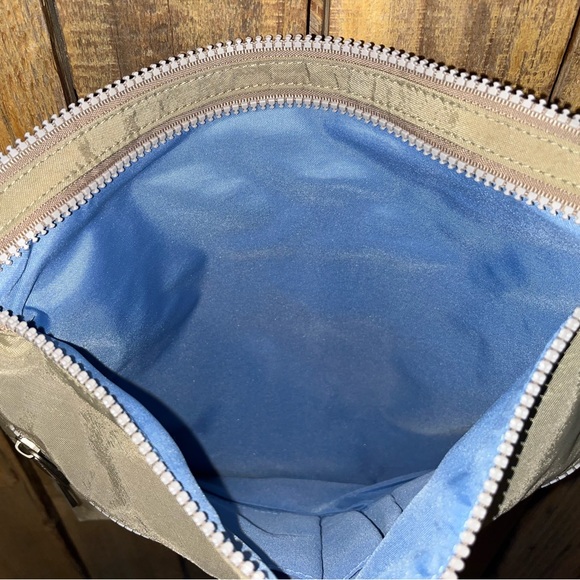 Baggallini Shoulder Bag - Picture 5 of 6